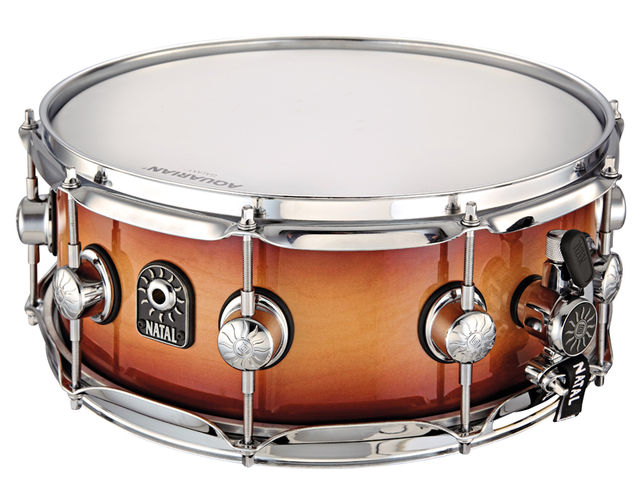 Natal Maple and Bubinga kits Tri-Throw snare strainer has three positions (on, off, looser), looks good and has a comfortable lever.