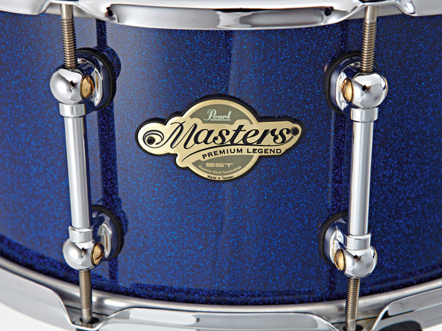 Five stock lacquer finishes are available with a further 27 special order options.