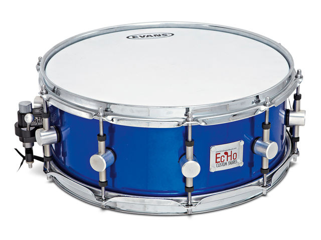 EcHo Custom Snare drums The 14"x5½" snare has a 3mm thick shell and 45º cut bearing edges.