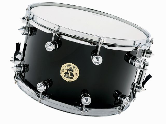 ddrum Vinnie Paul Snare Drum The mass of the spiked lugs calm the resonance of the drum