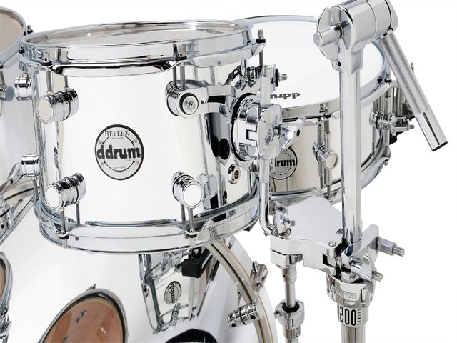 The chrome-look wrap is made by Delmar – the world's premium wrap brand – and is highly resistant to scratching