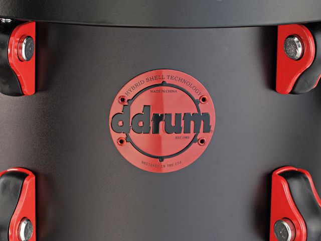 Each trigger has a red steel guard to prevent a direct hit, giving it the look of a standard mounted trigger