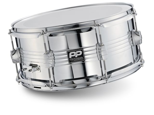 PP300R snare Accompanying the kit is a 14"x16" steel snare.