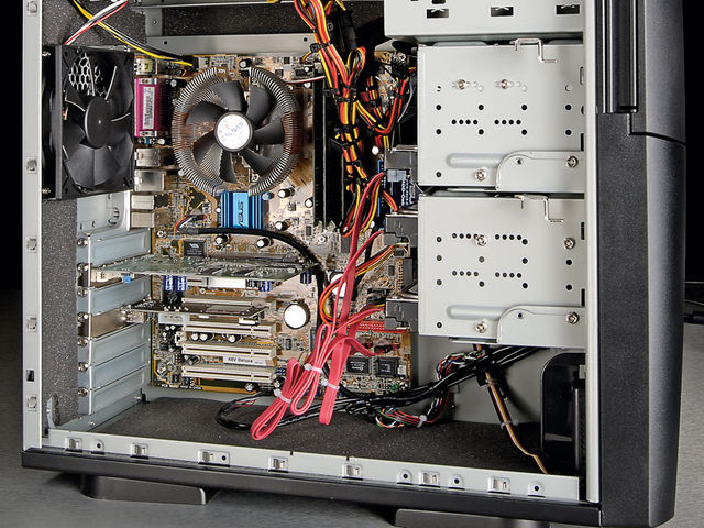 Inta Audio AMD 64 X2 Dual-Core Workstation Two RAID-0 striped 75GB, 10,000rpm hard disk drives ensure break-neck data transfer rates