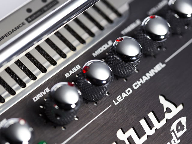 From shimmering clean to classic crunch and ultra high-gain distortion, the EQ offers plenty of scope, aided by the crunch and boost switches