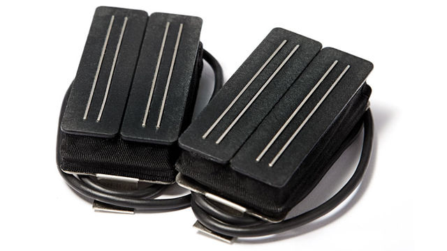 Beneath the nickel-plated steel blades lurks a trio of ceramic magnets on the bridge pickup and Alnico Vs on the neck