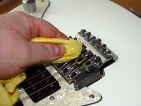 How to service a Floyd Rose-style vibrato