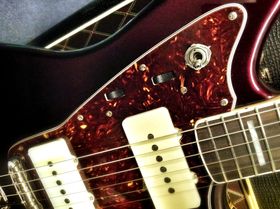 In pictures: Fender Troy Van Leeuwen Jazzmaster unboxed