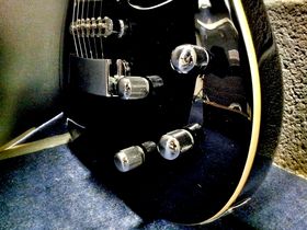In pictures: Hagstrom Pat Smear Signature unboxed