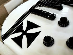 In pictures: LTD Kirk Hammett KH-WZ White Zombie & James Hetfield Iron Cross SW unboxed