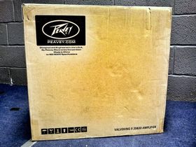 In pictures: Peavey ValveKing Combo 50 unboxed
