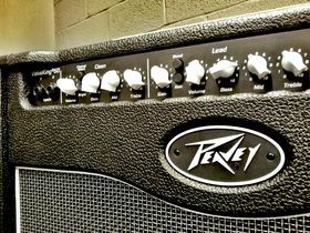 In pictures: Peavey ValveKing Combo 50 unboxed