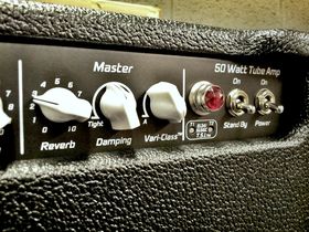 In pictures: Peavey ValveKing Combo 50 unboxed