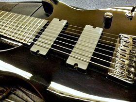 In pictures: Washburn Parallaxe PXM18EB unboxed