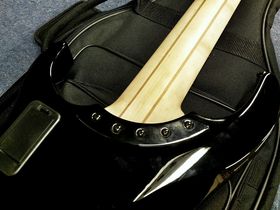 In pictures: Washburn Parallaxe PXM18EB unboxed