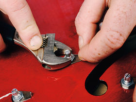 How to change the pickups on a Gibson ES-335 style guitar