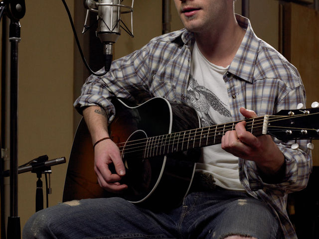 How to record acoustic guitars