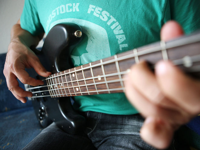 Bass guitar lessons: tutorials and gear-buying guides