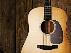 10 tips for playing an acoustic guitar live