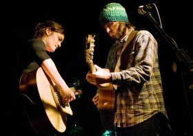 Du folk à l'indie : la scène acoustique sous le feu des projecteurs