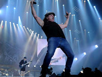 AC/DC's Brian Johnson says he's retiring