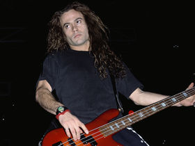 Alice In Chains ex-bassist Mike Starr dies at 44