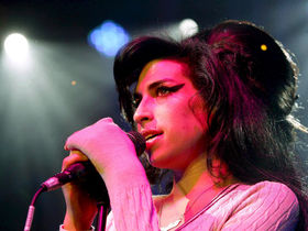 New Amy Winehouse song, Like Smoke, unveiled