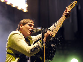 How to play Arcade Fire - Speaking In Tongues riff