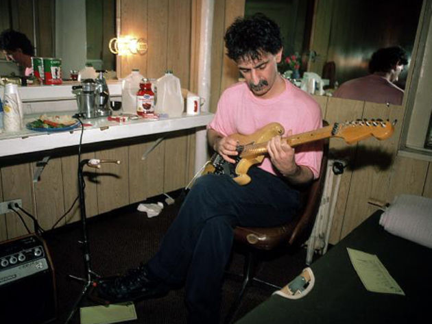 Rock Legends Backstage 13 Candid Photos Frank Zappa 1988 Guita