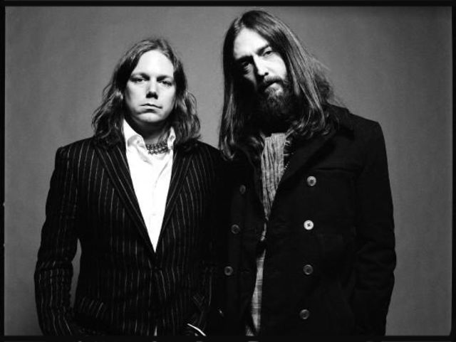 Black Crowes' Rich and Chris Robinson