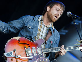 How to record guitars like Dan Auerbach from The Black Keys