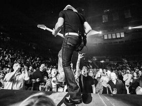 Brad Paisley talks Telecasters, recording, George Harrison and playing the UK
