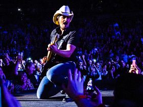 Brad Paisley talks Telecasters, recording, George Harrison and playing the UK
