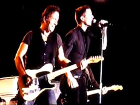 Bruce Springsteen and The Killers' Brandon Flowers duet