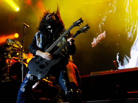 bumblefoot-two-by-roldan-macahiya-460-100-460-70.jpg