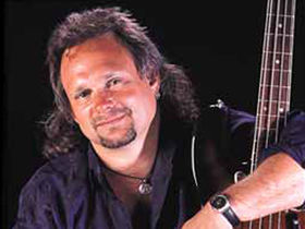 Michael Anthony: "Being kicked out of Van Halen hurt"