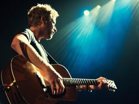 Dierks Bentley talks production, personal songwriting and his new album, Riser