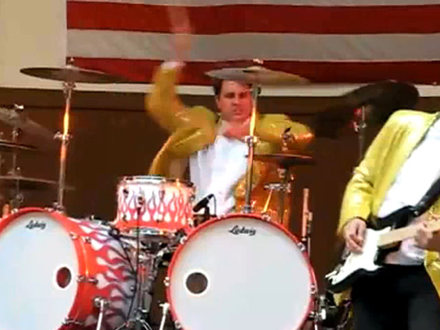 Steve Moore is a YouTube star. Even Mike Portnoy's a fan!
