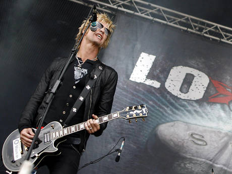 duff-mckagan-les-paul-loaded-shot-corbis-460-100-460-70.jpg