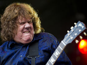 Guitar legend Gary Moore dies at age 58