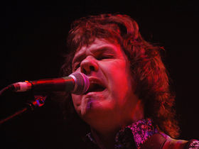 Guitar legend Gary Moore dies at age 58