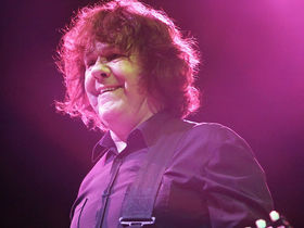 Guitar legend Gary Moore dies at age 58