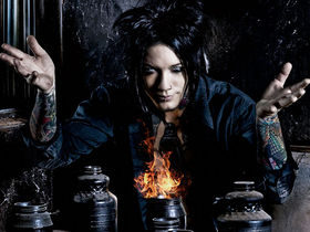 Guns N' Roses: online chat today