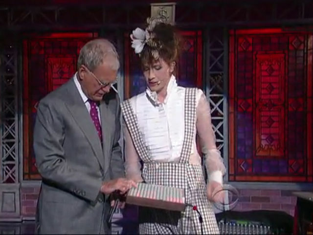 David Letterman pushes Imogen Heap's buttons.