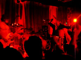 Video: Jane's Addiction rock LA club with blazing set