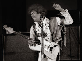 VIDEO: Jimi Hendrix guitar tribute jam breaks Guinness World Record
