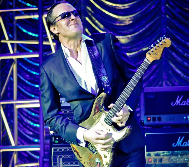 A master's guitar...in the hands of a new master