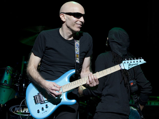 Satch pays tribute to Jimi in California