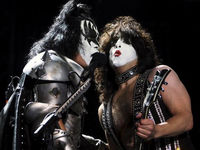 Gene Simmons, Paul Stanley bash original KISS members
