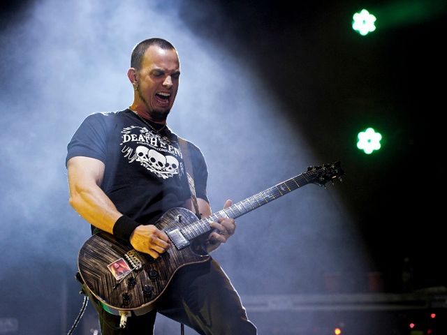 Tremonti on stage with Alter Bridge in August, 2011